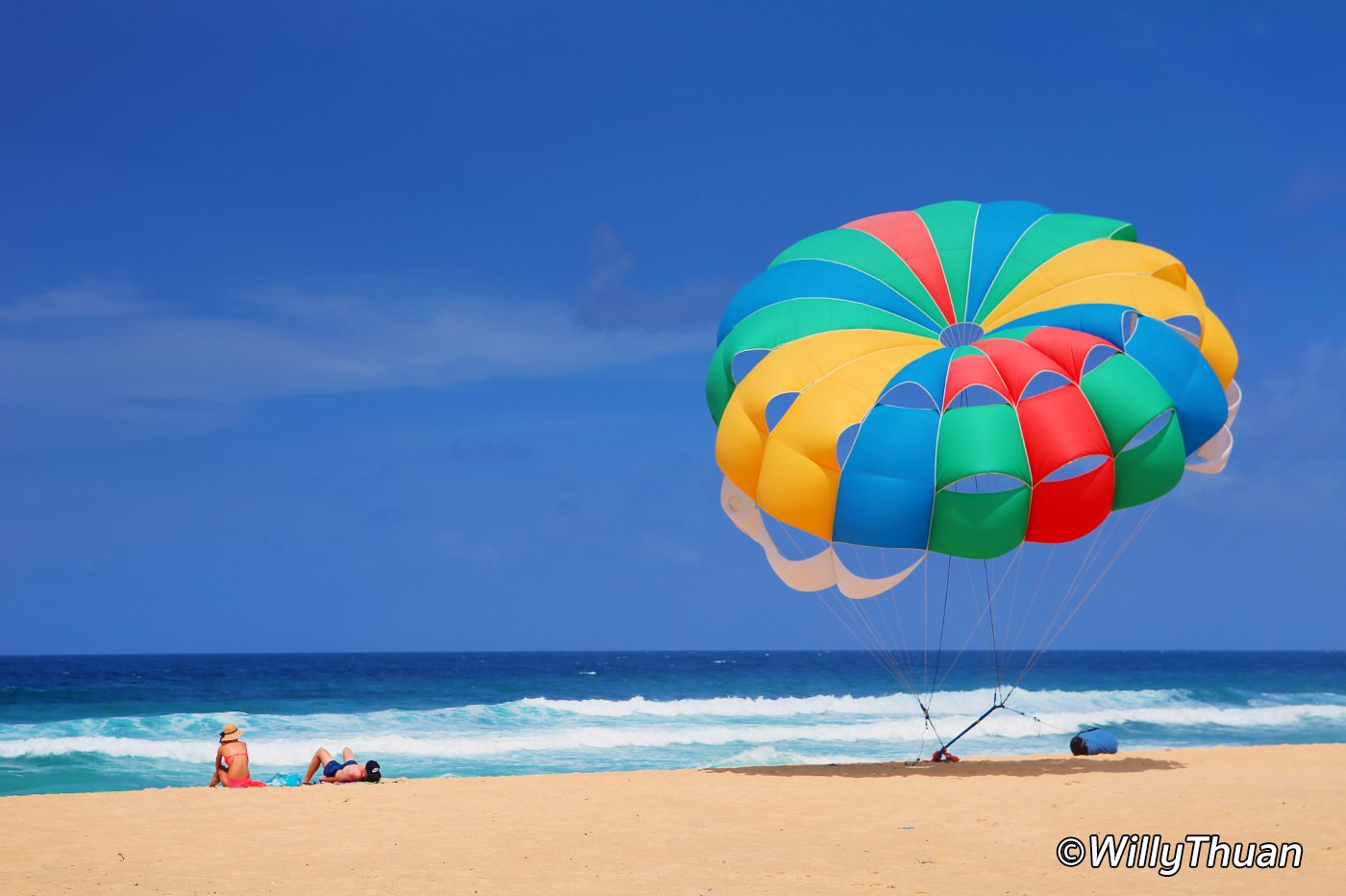 Parasailing in Karon Beach
